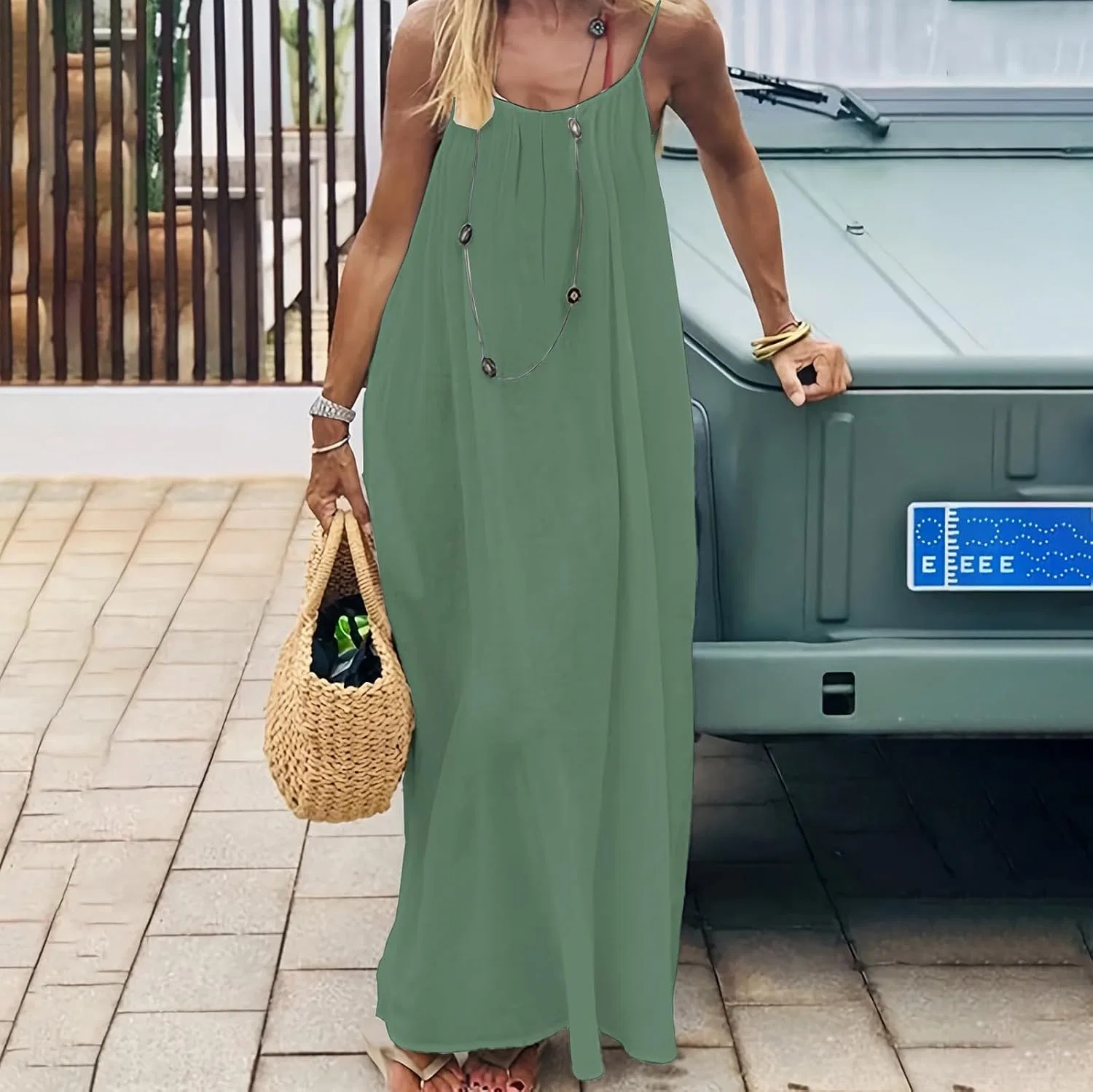 Женская пижамная рубашка на тонких бретелях с открытой спиной, Light Green — фото 2
