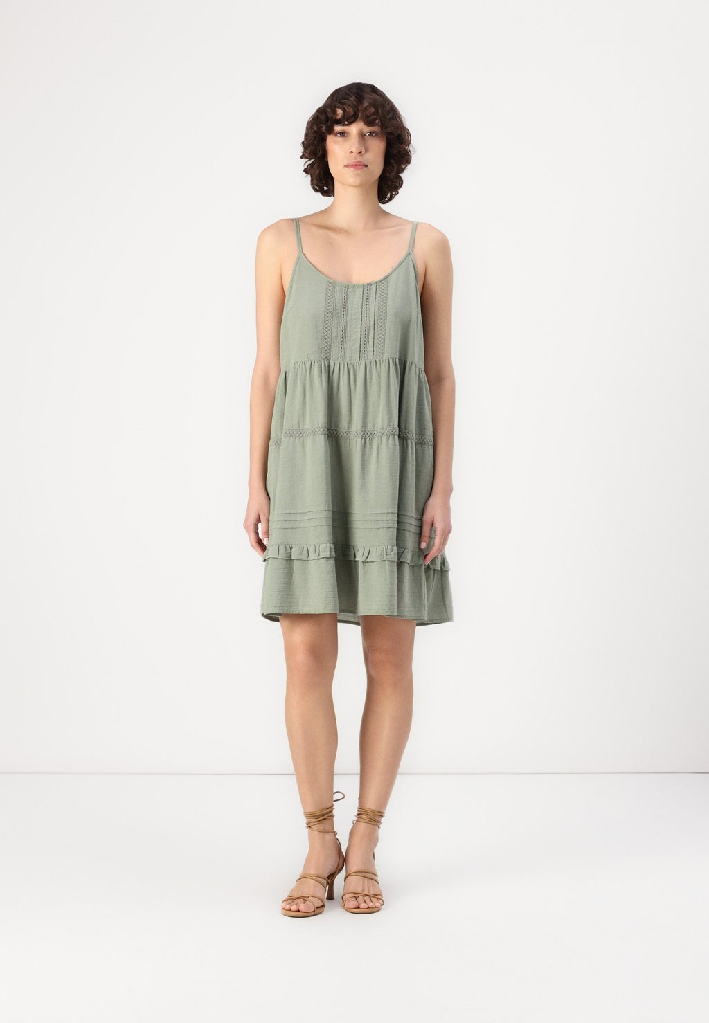 

Повседневное платье PRETTY SHORT SINGLET DRESS Vero Moda, зеленый
