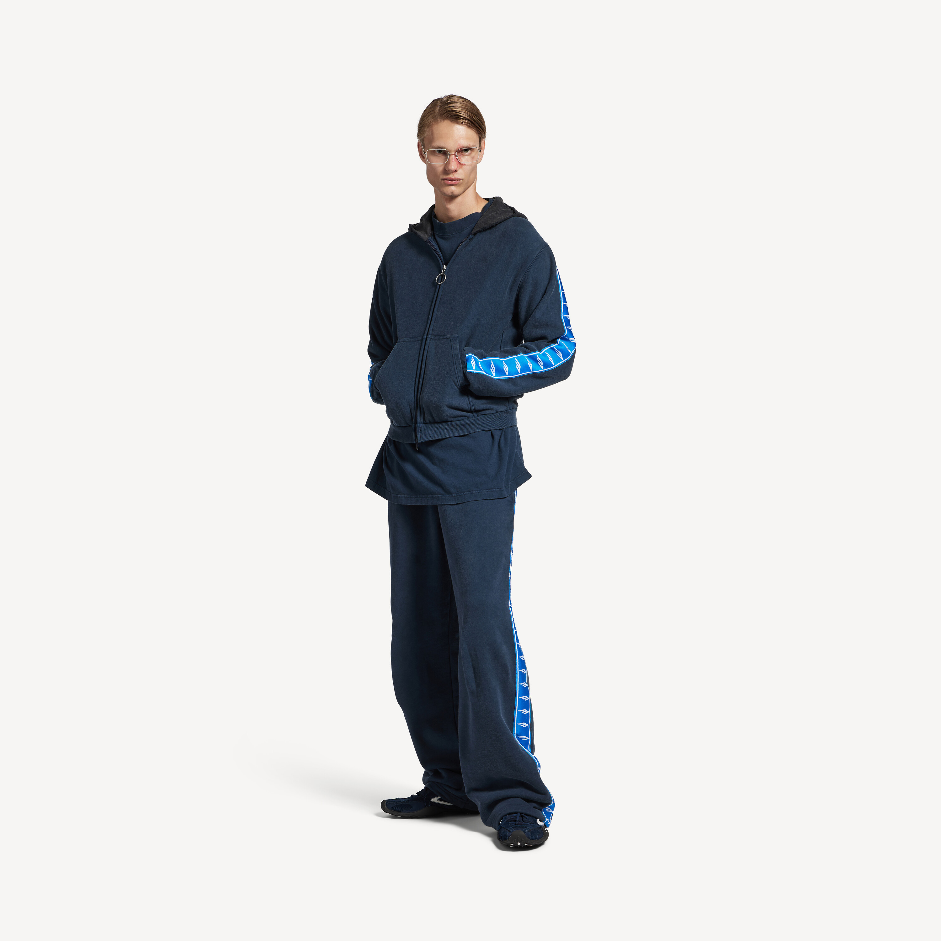 

Мужское худи на молнии с полосками и нашивками на капюшоне, цвет: темно-синий/синий/черный BALENCIAGA, синий/черный/темно-синий