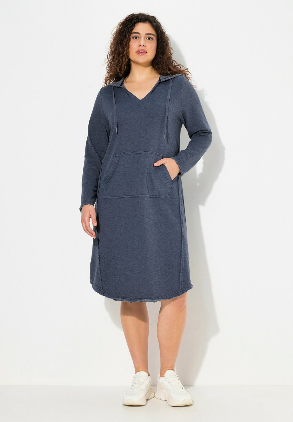 

Повседневное платье RAW HEM HOODED Ulla Popken, темно-синий