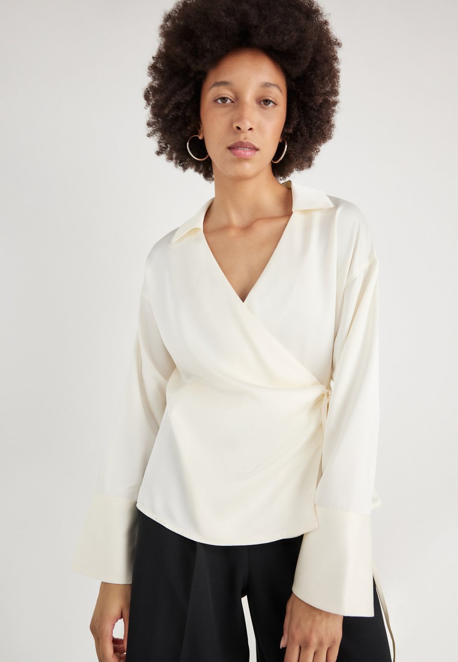 

Блуза Gina Tricot TIE FRONT SHIRT, Cream/Off-White