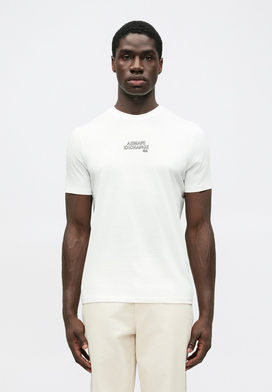 

Футболка Armani Exchange Basic T-shirt, Off White/Off-White, Белый, Футболка Armani Exchange Basic T-shirt, Off White/Off-White