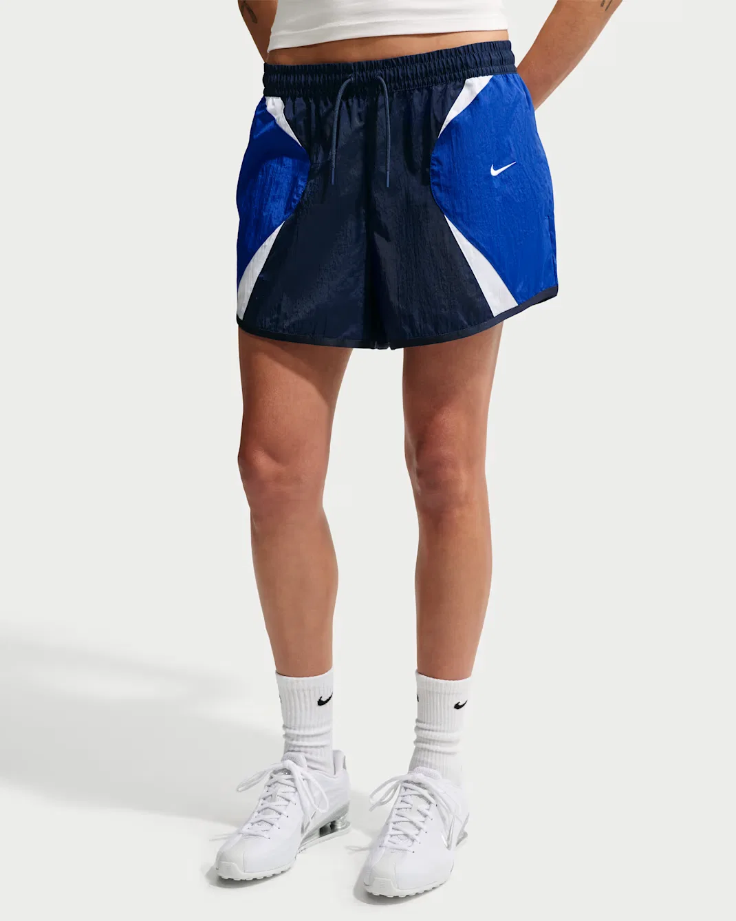 Женские свободные спортивные шорты со средней посадкой Nike Sportswear, Midnight Navy/Old Royal/White/White — фото 2