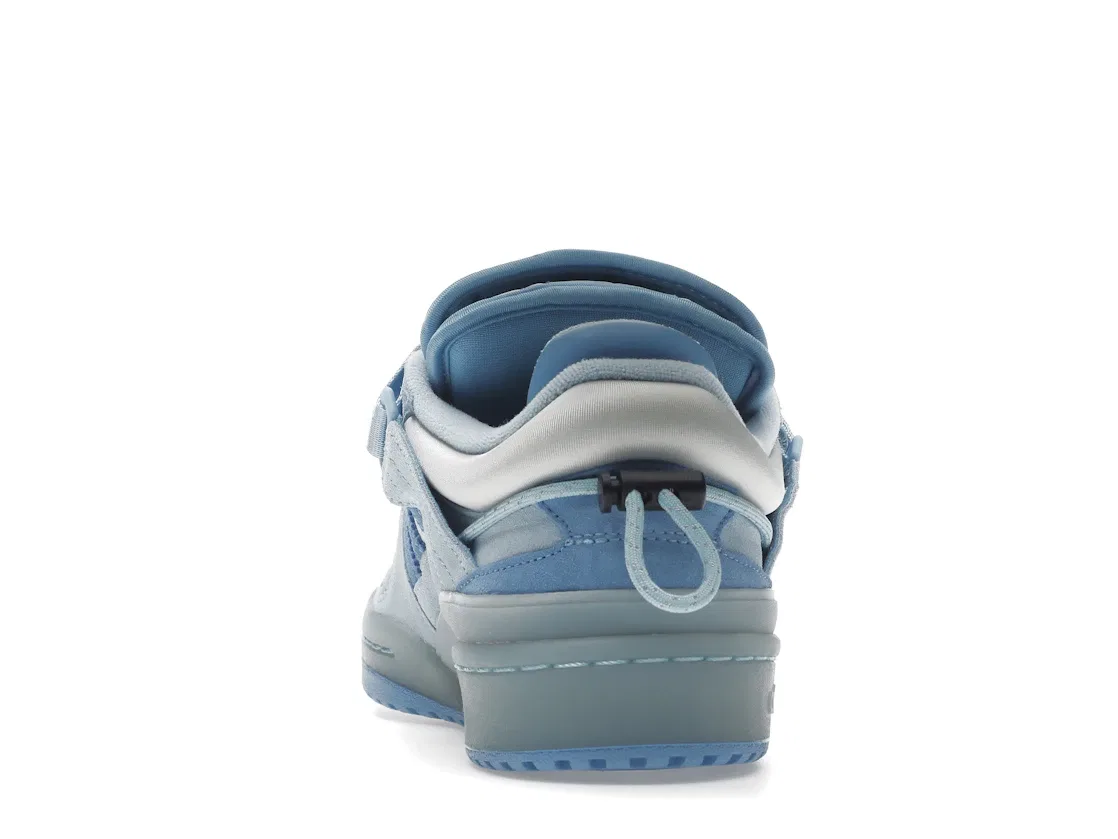 Детские кроссовки Lifestyle с дизайном Bad Bunny Adidas Forum Buckle Low, Blue Tint/Light Blue/Clear Blue — фото 4
