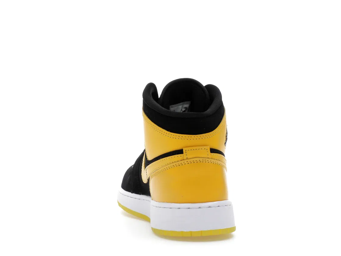 Детские кроссовки с высоким верхом Air Jordan 1 Mid SE New Love Jordan, Black/White/Varsity Maize — фото 4
