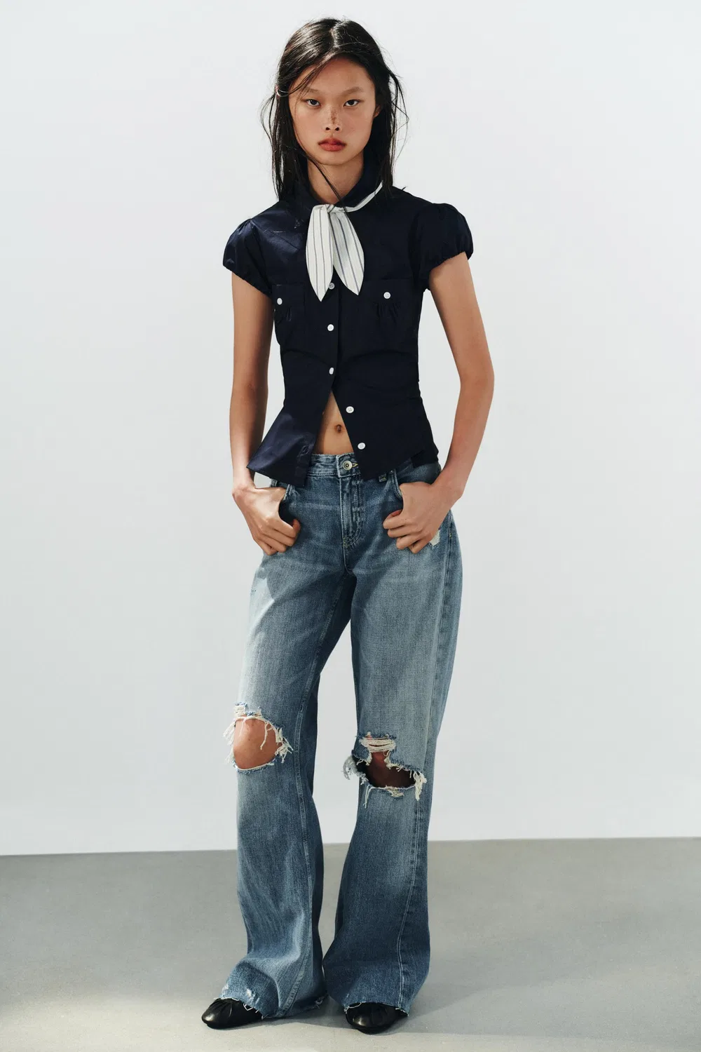 Рубашка классического кроя с карманами и шарфом. ZARA, Navy blue