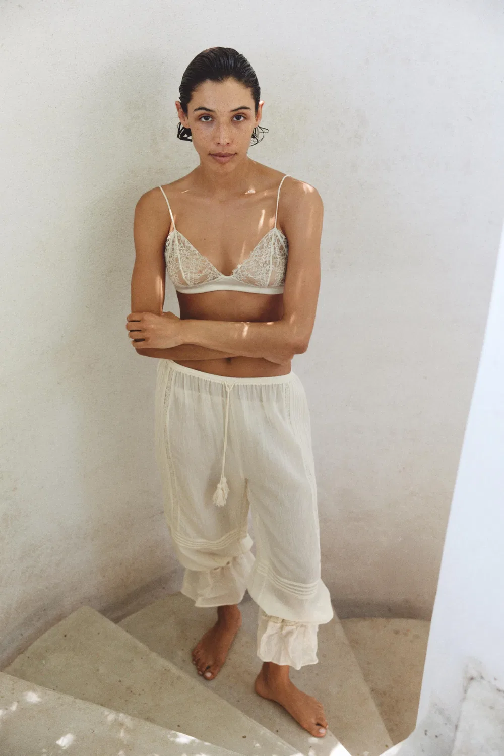Брюки из вискозной смеси с кружевной оборкой ZARA, Oyster-White — фото 3