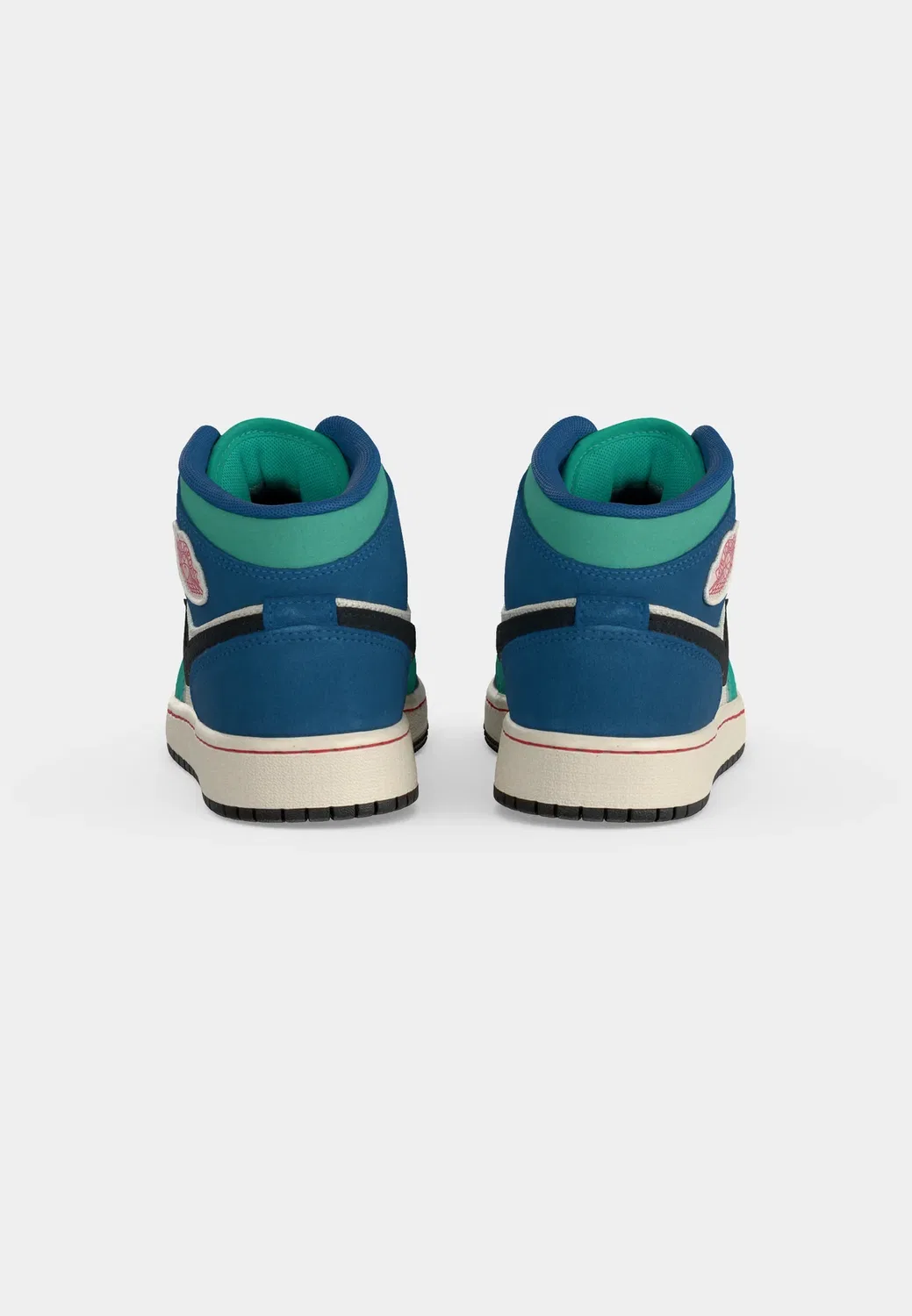 Air 1 mid se унисекс - высокие кроссовки Jordan, Chalk/University Red/True Blue/Kinetic Green/Black — фото 4