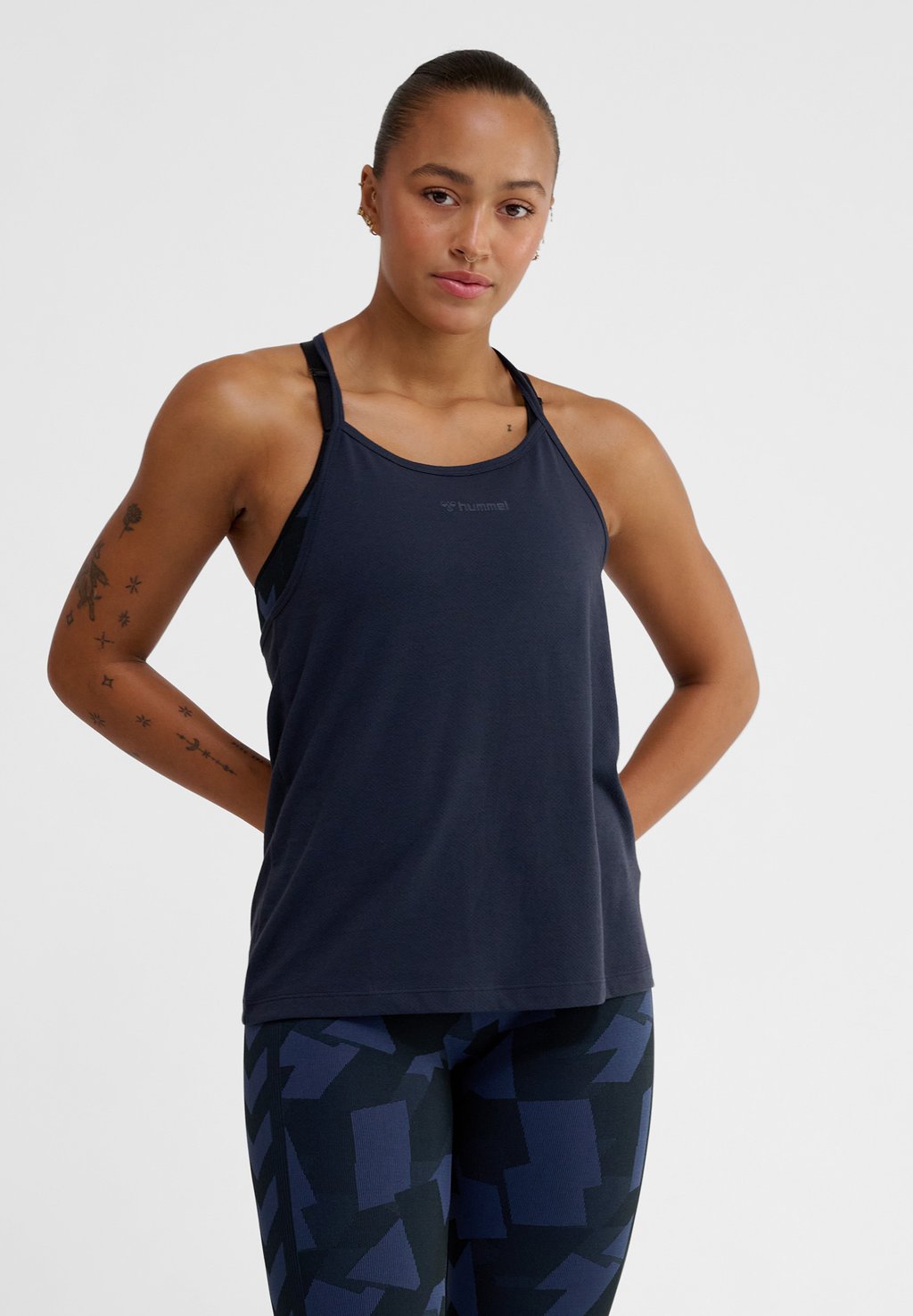 

Топ VANJA STRAP TANK Hummel, темно-синий