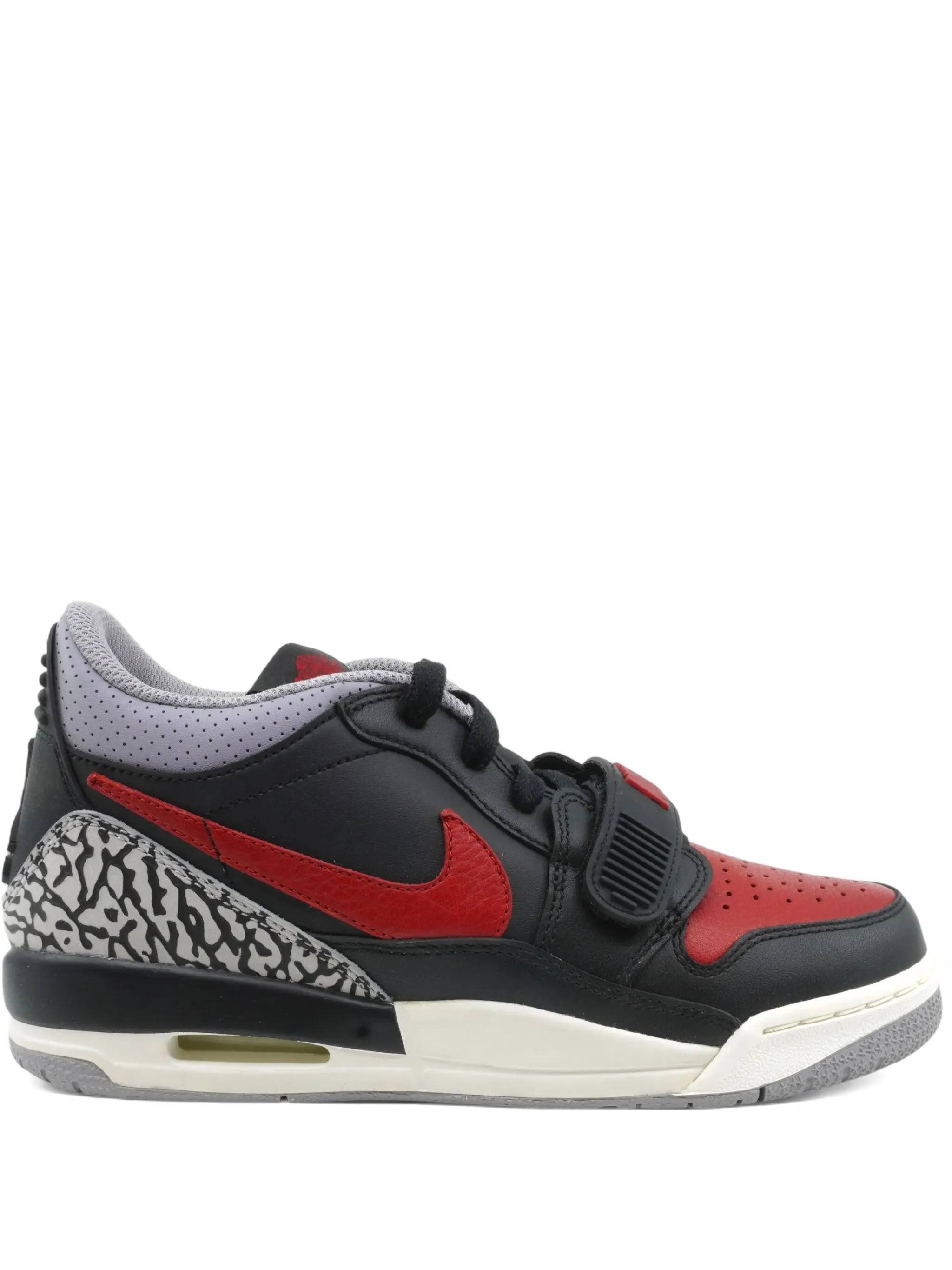 

Кроссовки Air Jordan Legacy 312 Black/Red, красный