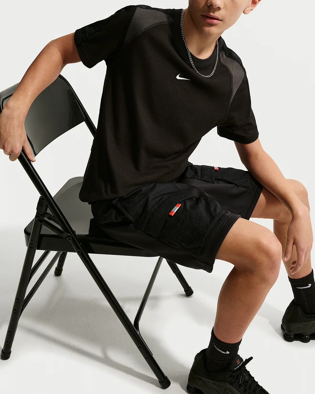 Детские шорты Nike Sportswear City Utility, Black/Black/Turf Orange — фото 4