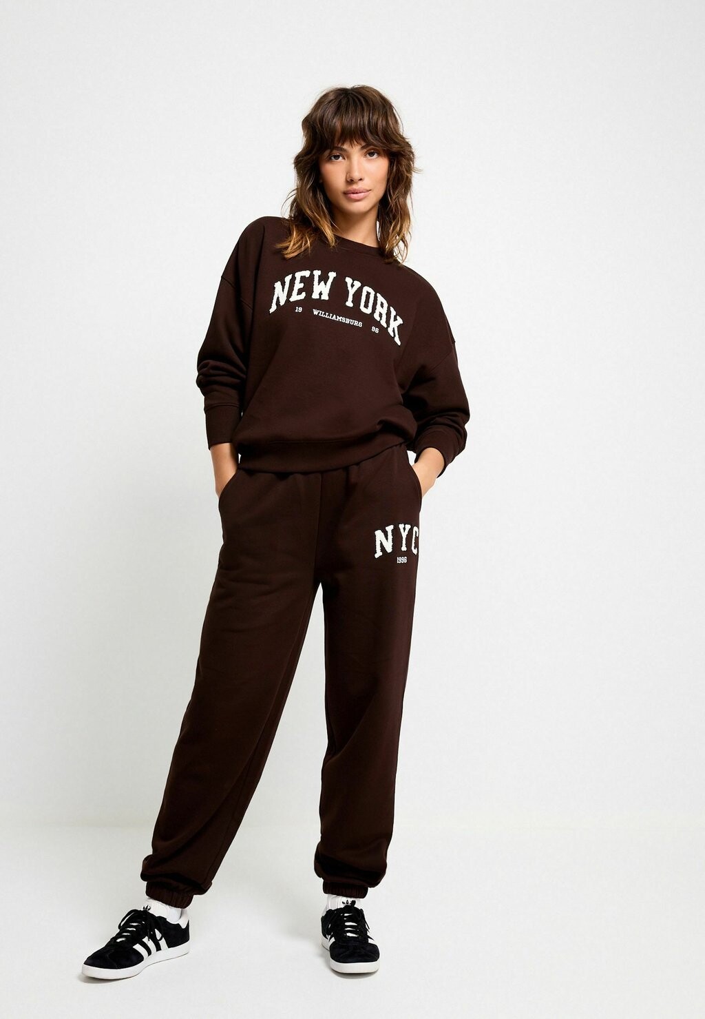 

Спортивные штаны New York City Graphic Jogger Next, шоколадно-коричневые