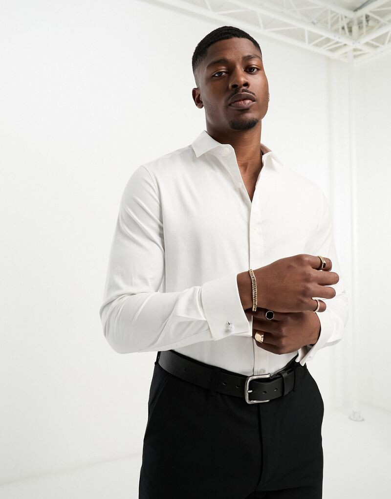 

ASOS DESIGN Рубашка из твила приталенного кроя премиум-класса с вырезом на воротнике и двойными манжетами