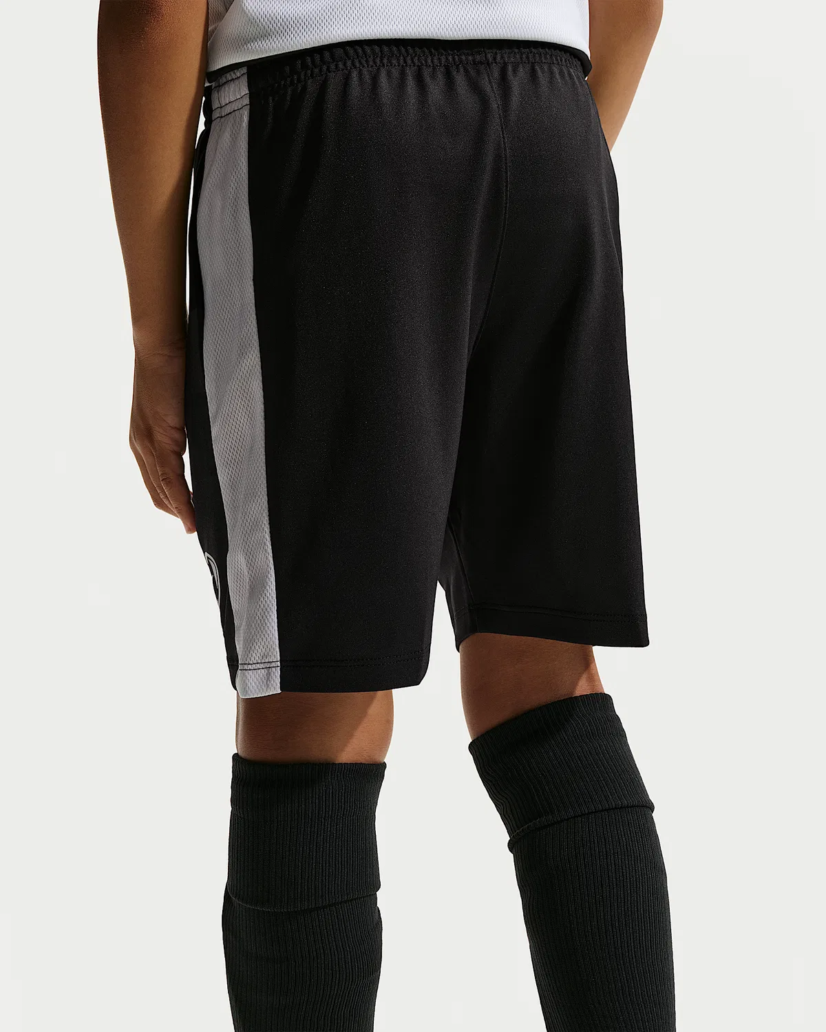 Детские футбольные шорты Nike Academy+ Dri-FIT, Black/White/White — фото 3