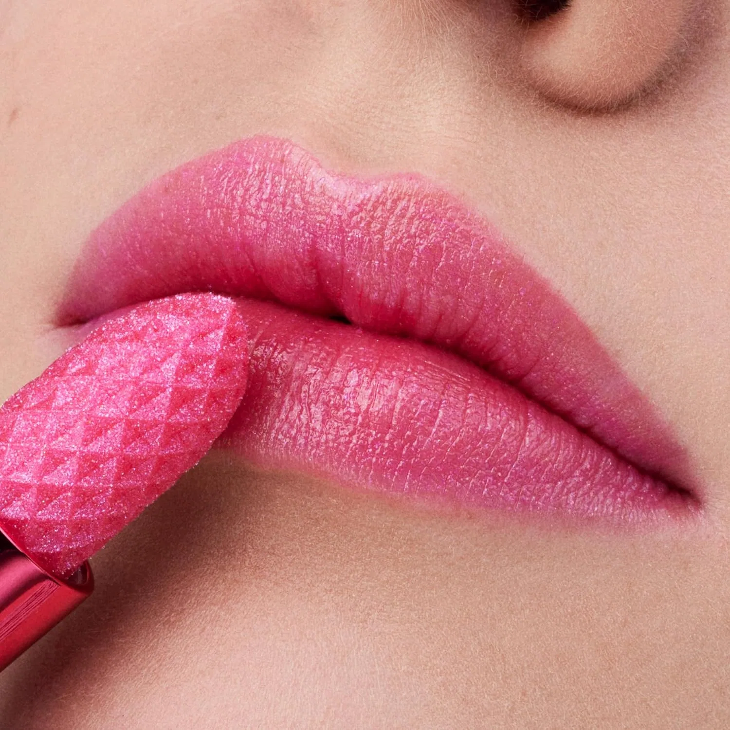 Бальзам для губ «Glitter Glam Glow» от Catrice, тон 010 Catrice, 010 Oh My Glitter! — фото 4