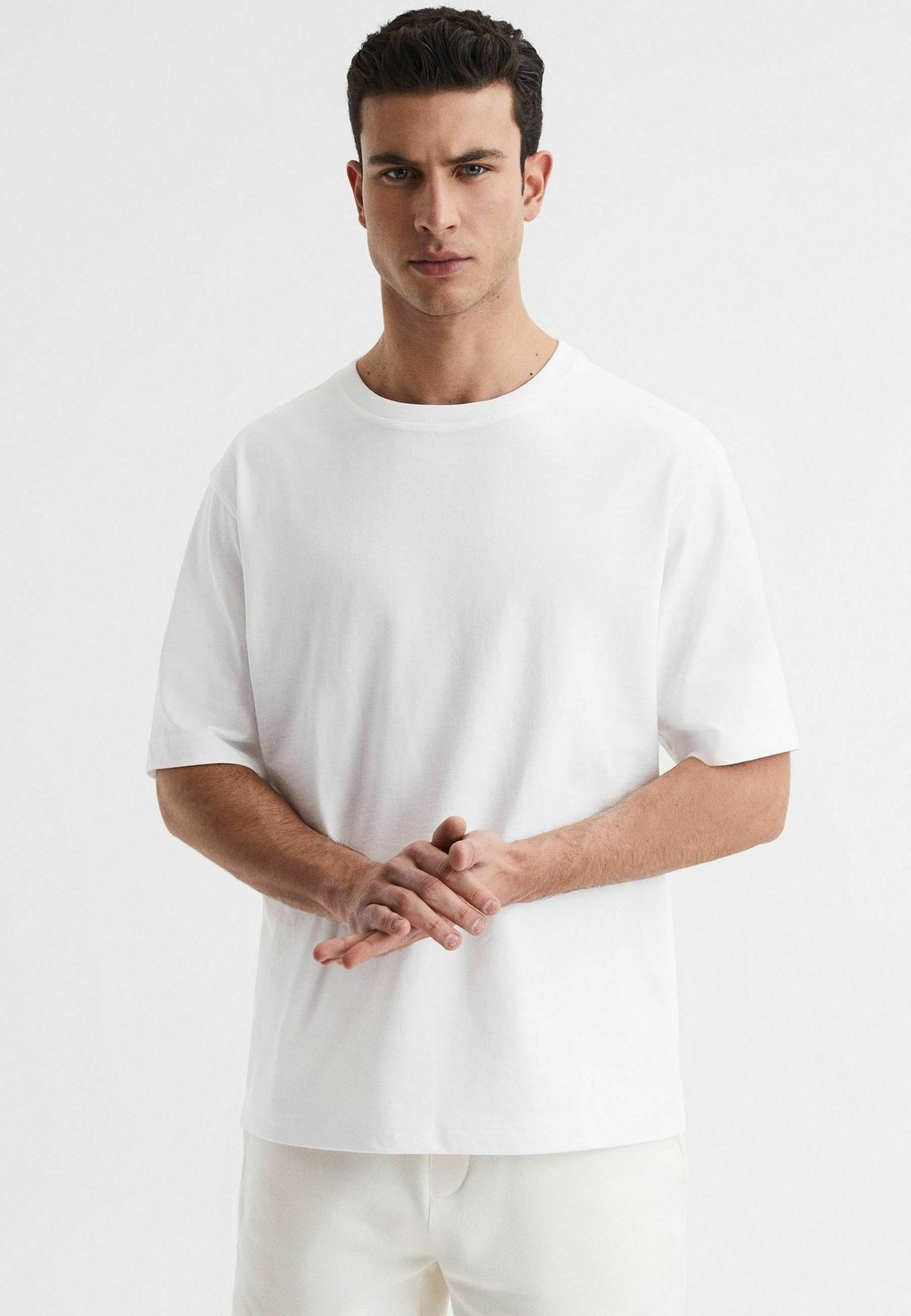 

Базовая футболка TATE GARMENT DYE Reiss, белый