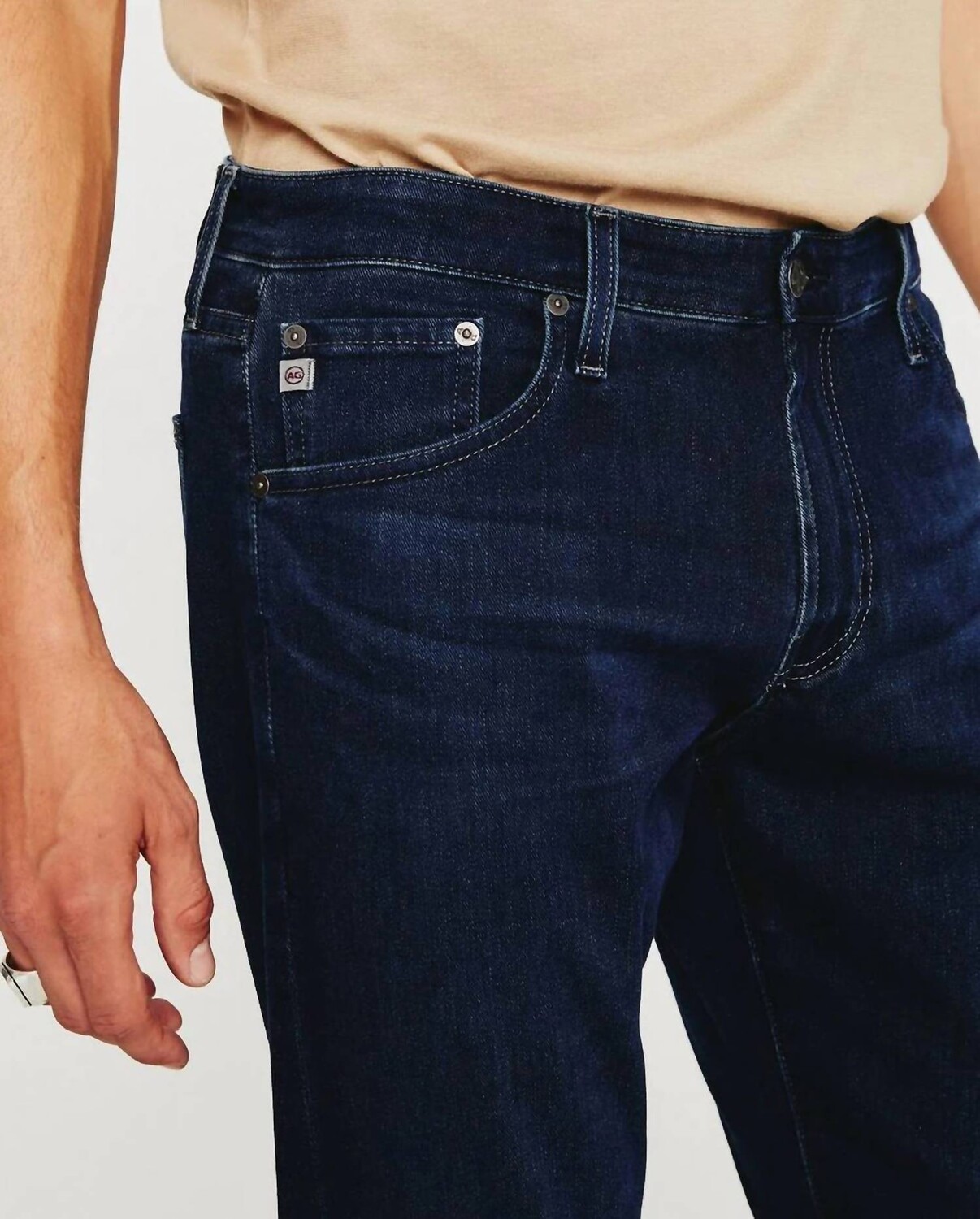 

Джинсы Tellis Modern Slim за 2 года Moore Ag Jeans