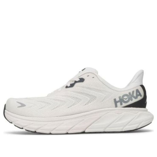 

Кроссовки arahi 6 2e wide 'champagne white' Hoka One One, белый