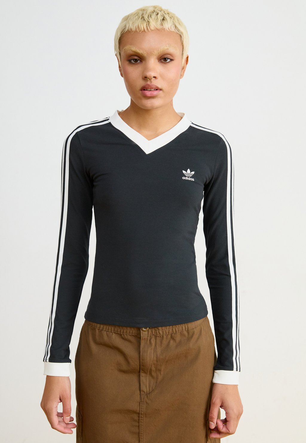 

Топ с длинными рукавами VNECK adidas Originals, черный