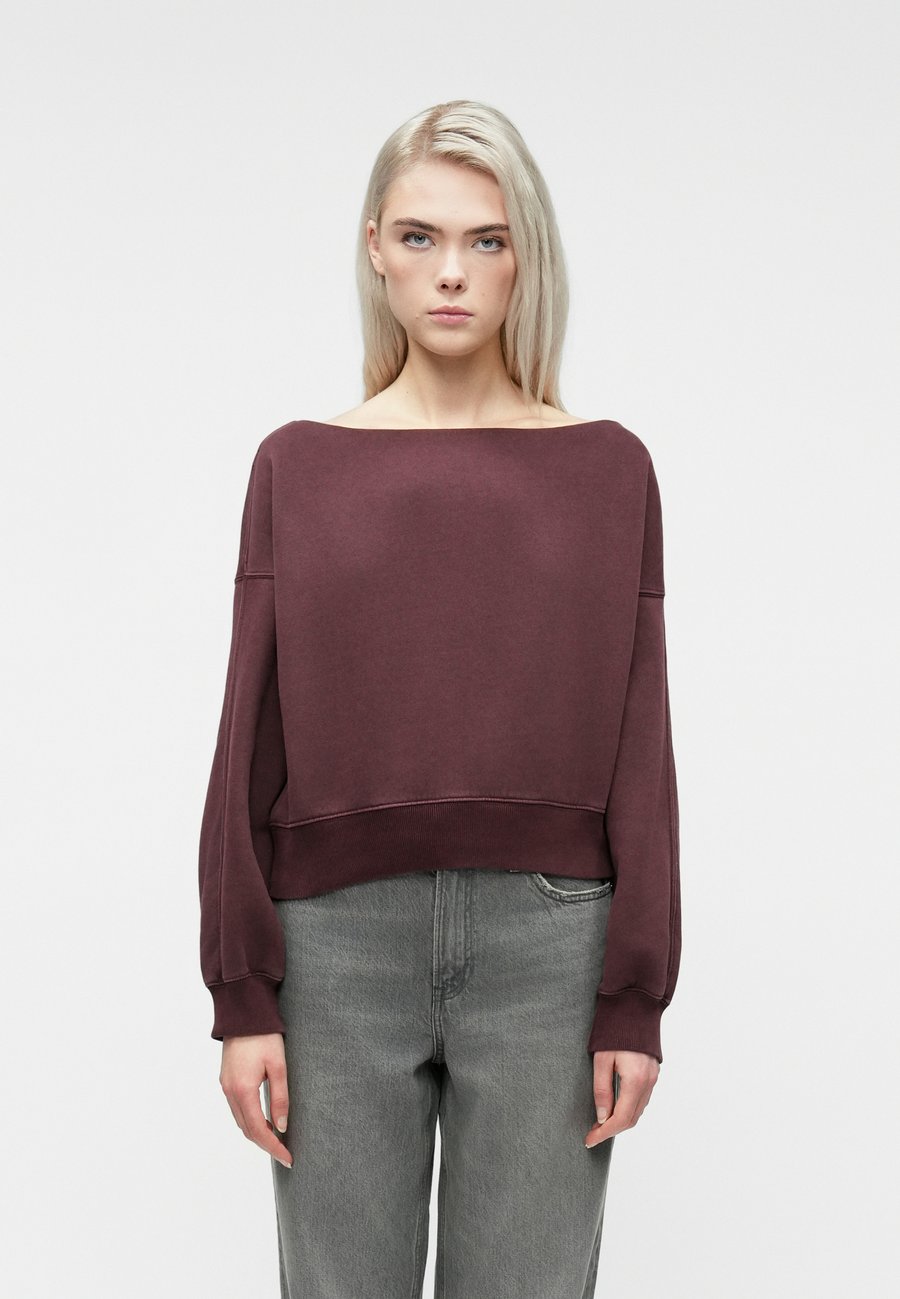 

Толстовка Abercrombie & Fitch ESSENTIAL SUNDAY SHRUNKEN SLASH , Bordeaux