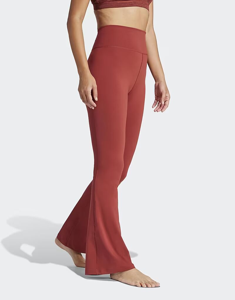 

Леггинсы Adidas Performance All Me Flare в цвете Pre-Loveed Ruby