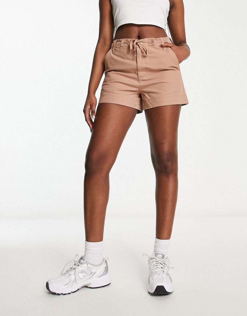 

Светло-коричневые шорты карго ASOS DESIGN