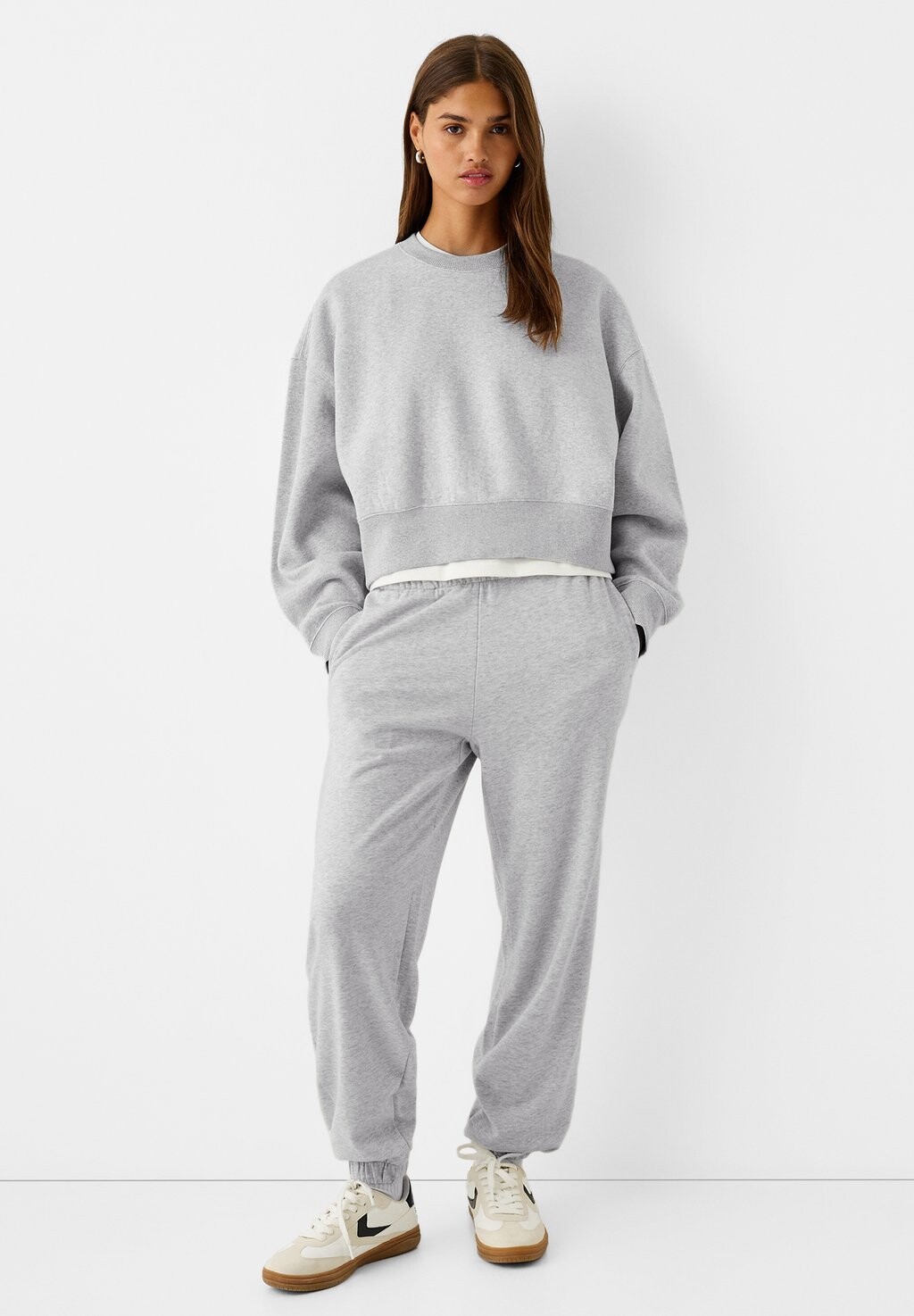 

Спортивные штаны JOGGING Bershka, пестрый серый