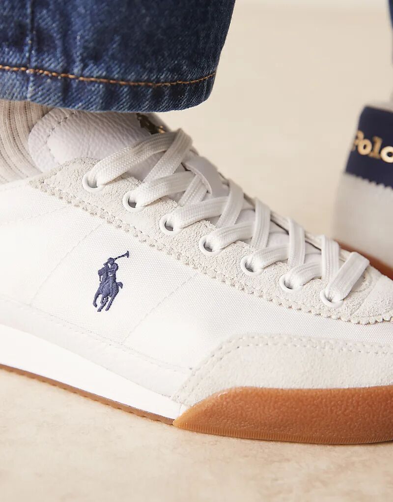 Кроссовки Polo Ralph Lauren Hester белого цвета с темно-синей накладкой сзади и логотипом — фото 4