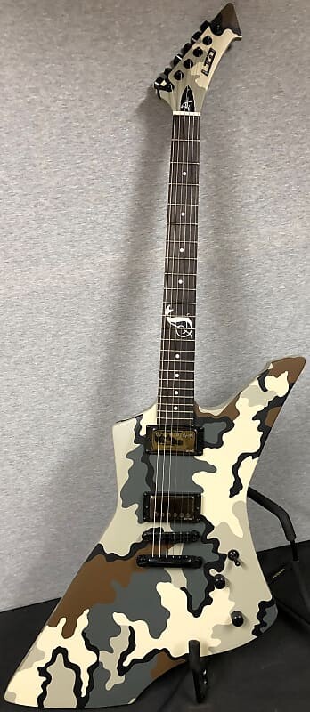 

Электрогитара ESP LTD James Hetfield Signature Snakebyte - Camo with Hard Shell Case