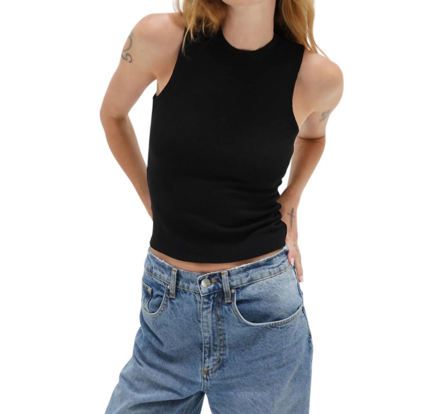 

Черная двухслойная ребристая водолазка-майка LNA