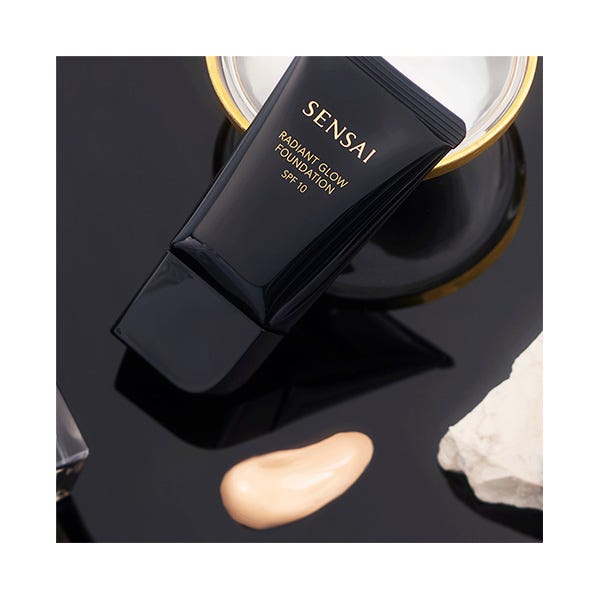 Долговечная светящаяся основа SENSAI Radiant Glow Foundation, RG206 BROWN BEIGE — фото 3