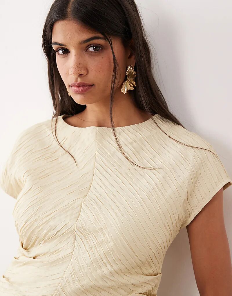 

Структурированный топ AWARE с плиссировкой и вырезом-лодочкой кремового цвета