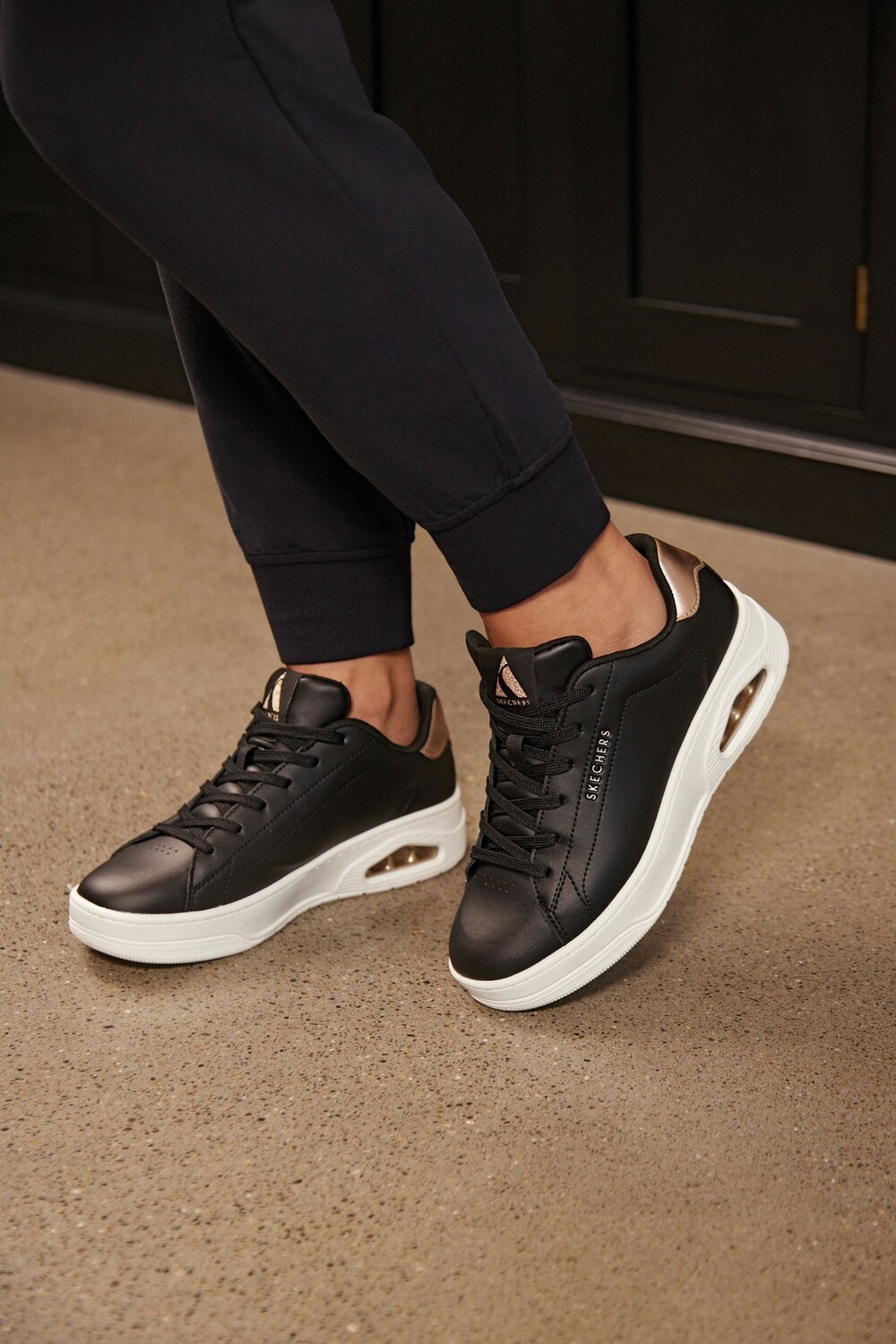 Уно корт тренеры Skechers, черный