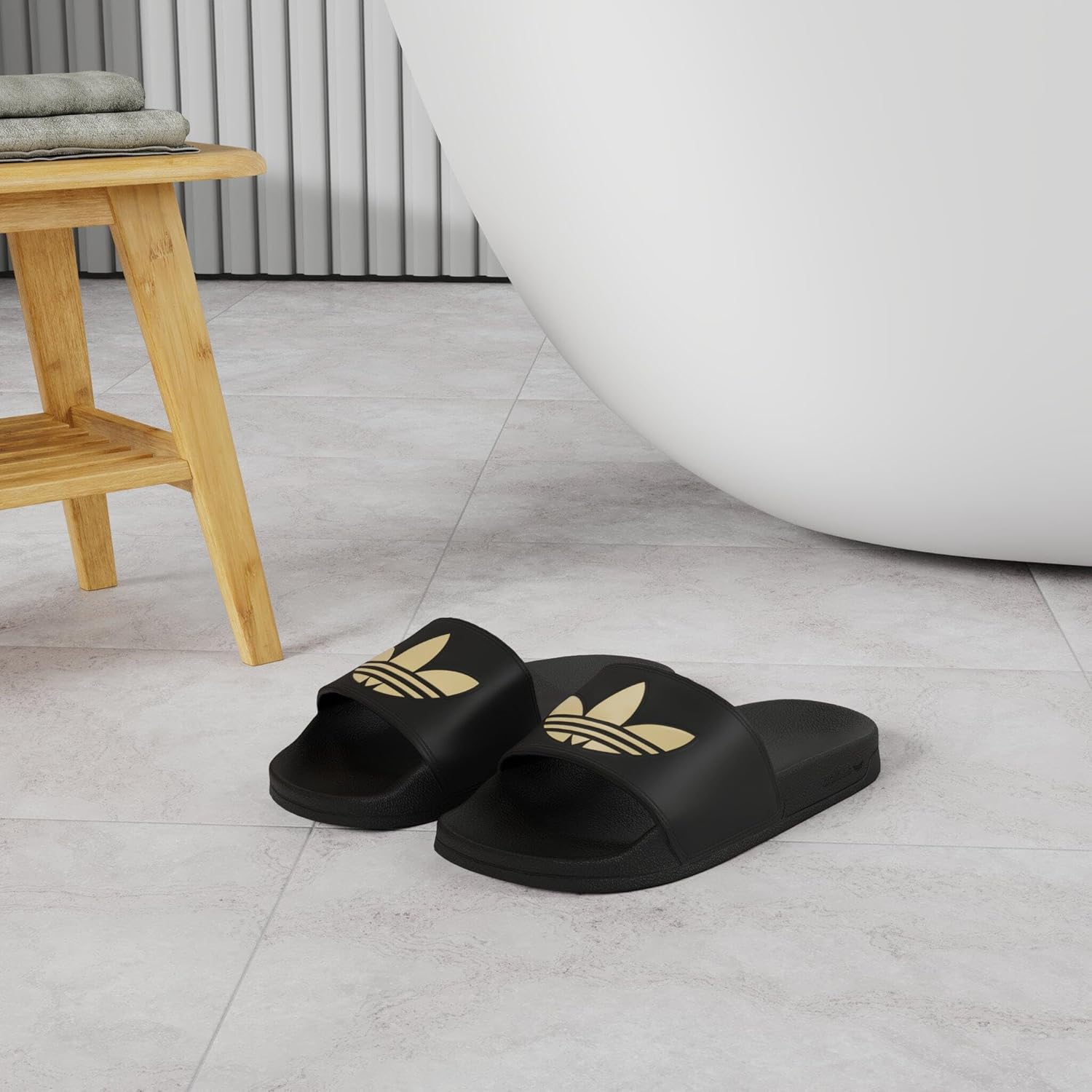 Мужские сандалии adidas Originals Adilette Lite, черный/золотой — фото 2