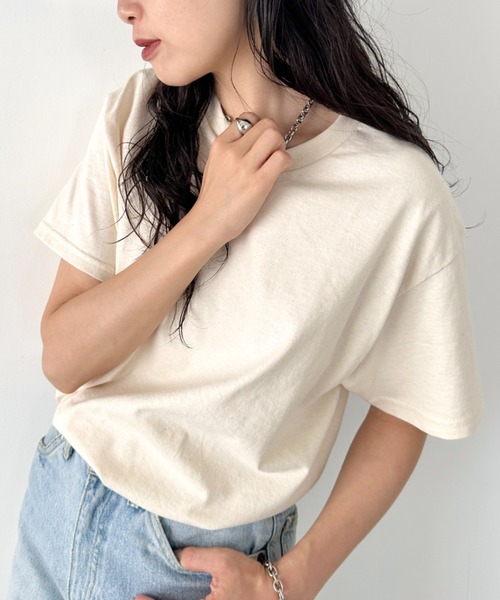 

Футболка с коротким рукавом, однотонная, с круглым вырезом, свободного кроя, 100% ультрахлопок, 178 г GILDAN