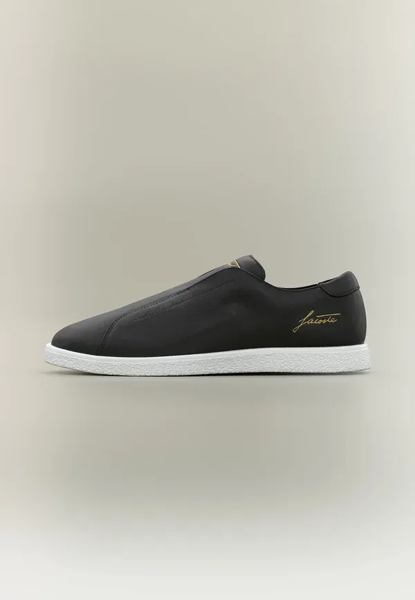 Кроссовки Lacoste Linecourt s 1261 sma slip ons, черно-белый