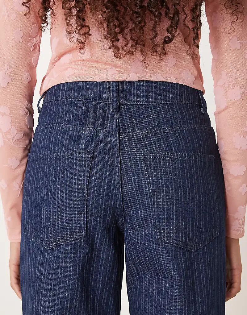 

Джинсы бойфренда ASOS DESIGN из полосатого денима