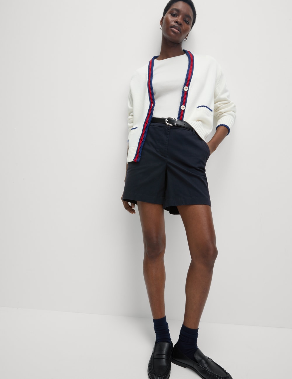 

Шорты чинос из хлопка с высоким содержанием хлопка Marks & Spencer, цвет Midnight navy