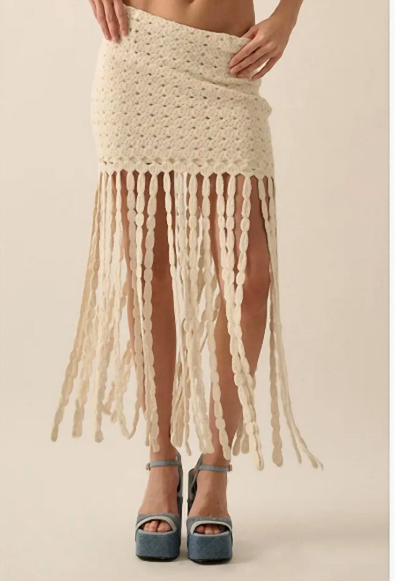 

Юбка макси с бахромой из однотонной ткани, связанная крючком, в цвете Off White PROMESA
