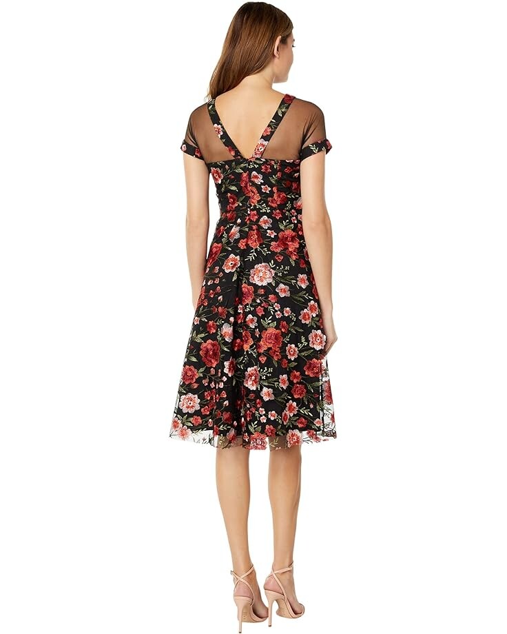 

Платье Maggy London Illusion Top Embroidered Fit-and-Flare Dress, цвет Black/Multi