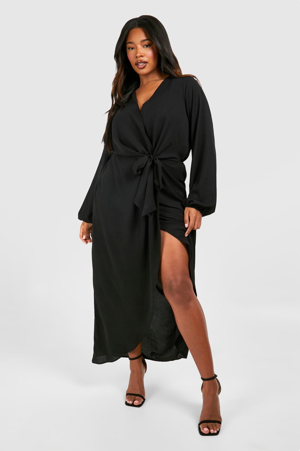 

Платье макси из текстурированного атласа с завязками boohoo, черный