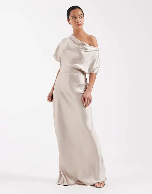 

Атласное платье макси с открытыми плечами TFNC Petite Bridesmaids мягкого золота