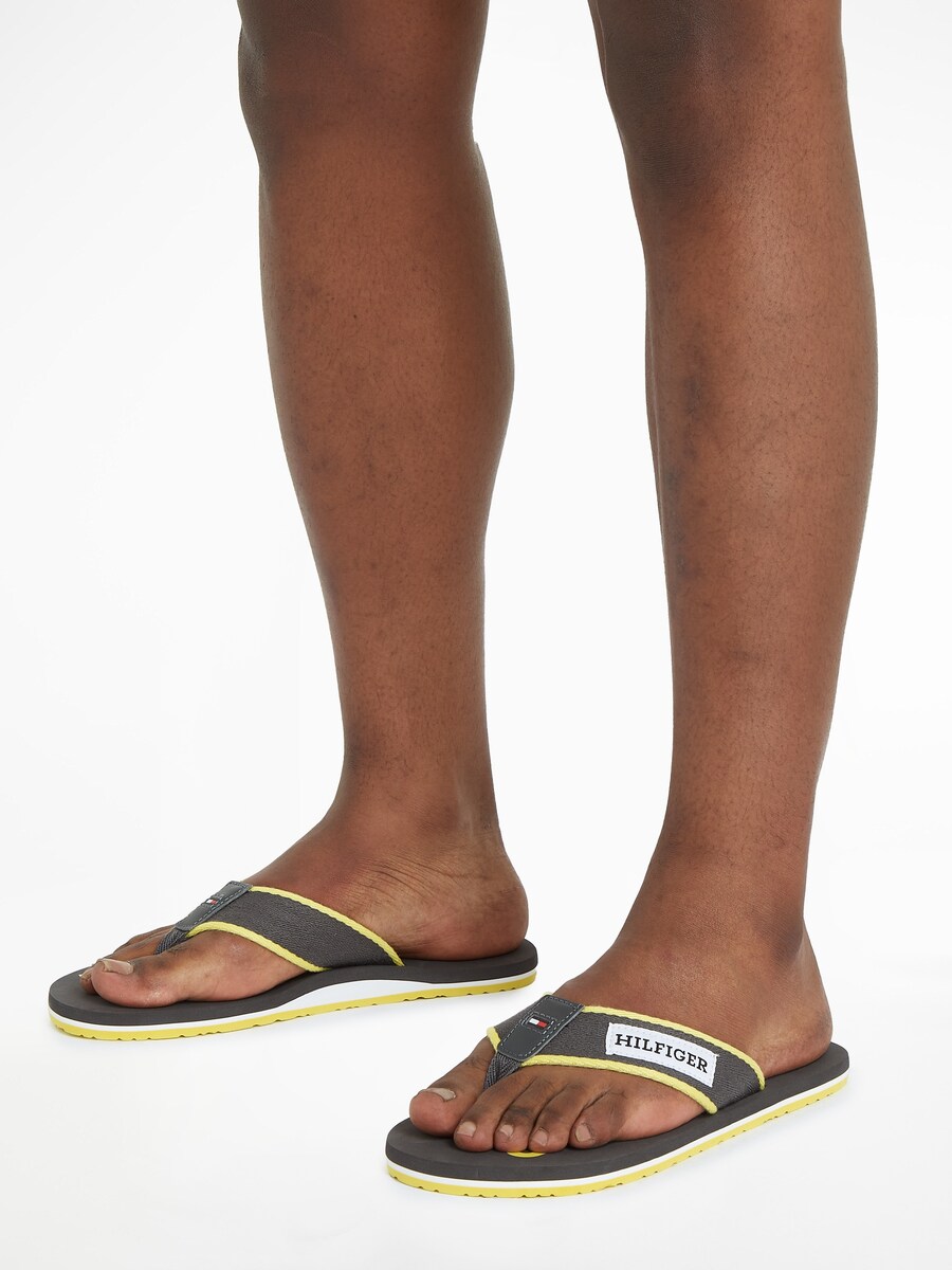 

Сандалии с т-образным ремешком TOMMY HILFIGER T-Bar Sandals, темно-серый