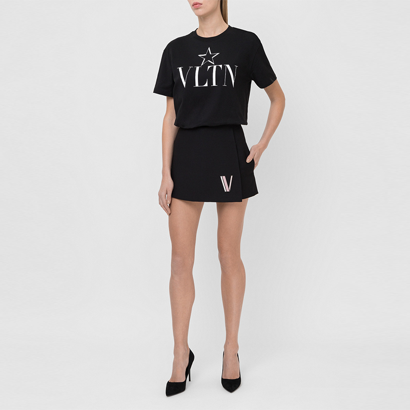 Valentino Женские повседневные шорты черного цвета — фото 4