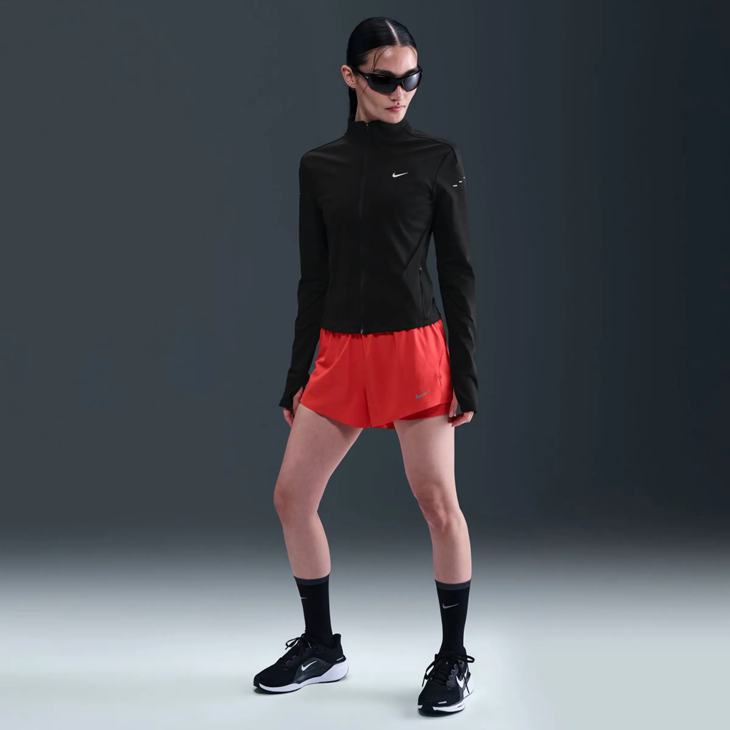 

Женская футболка Swift Nike, черный