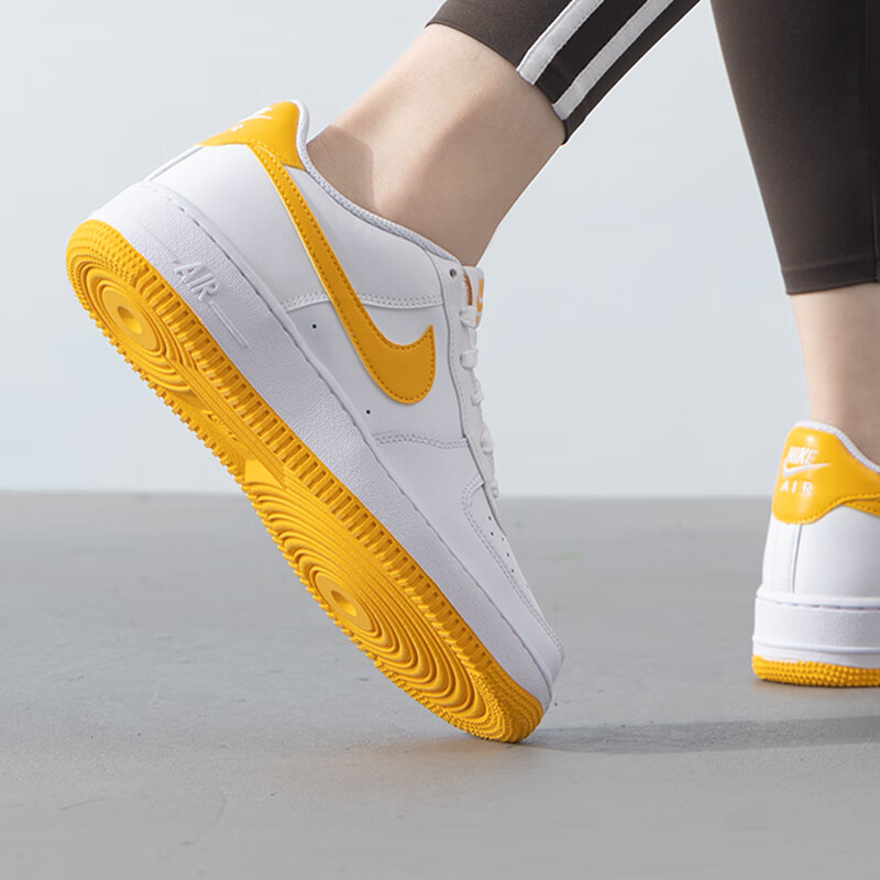 Кроссовки Nike Air Force 1 Low Top для скейтбординга детские бело-желтые — фото 4