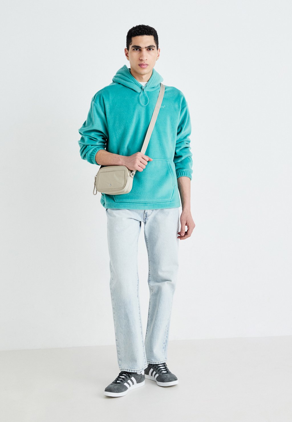 Флисовая толстовка Felpa con cappuccio Levi's, бирюзовый — фото 2