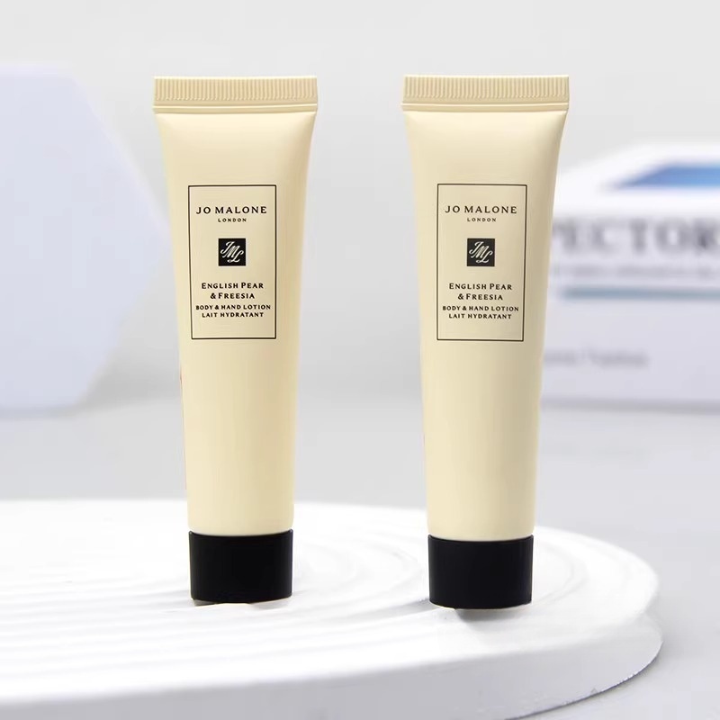 ZUMALONG UK увлажняющий лосьон Pear & Freesia подтягивающий стойкий аромат 15ml Jo Malone London — фото 3