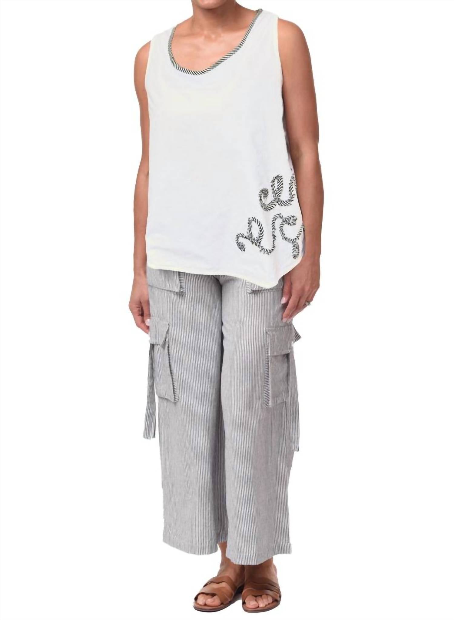 

Топ Eileen в белом цвете Tulip Clothing