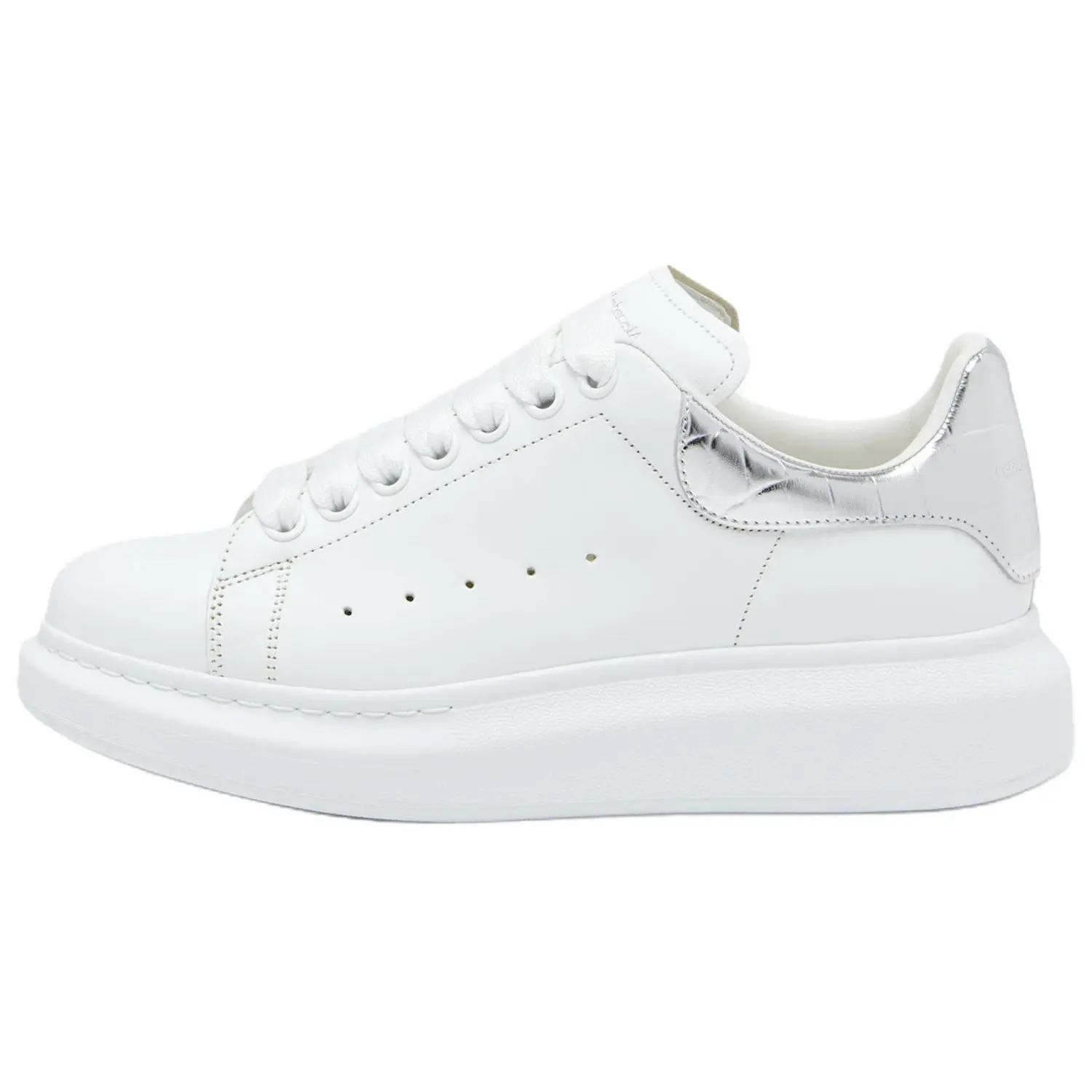 Alexander McQueen Женские оверсайз кроссовки на шнуровке белые, цвет White